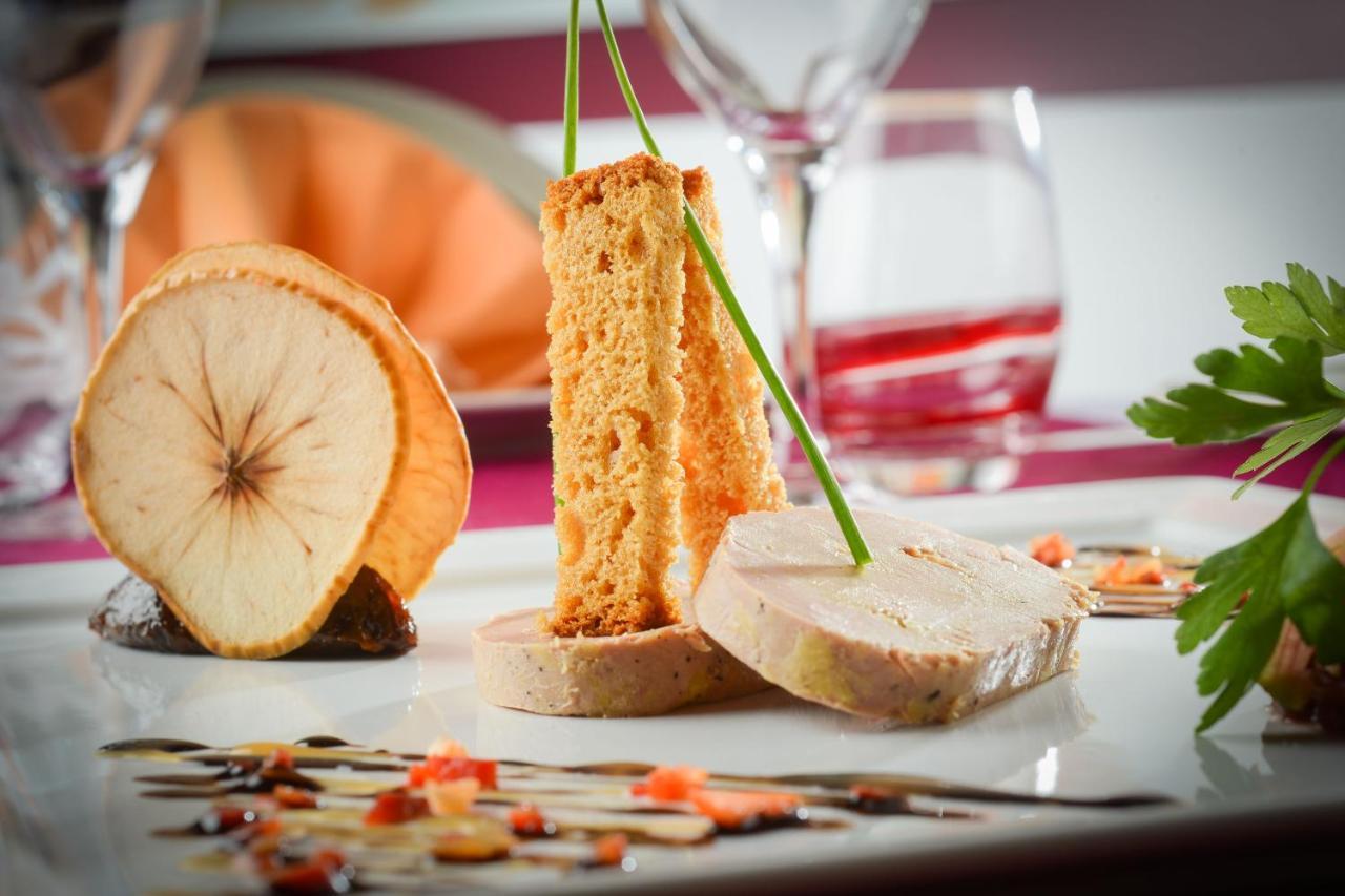 Hotel Logis Restaurant Le Fruitier 3*